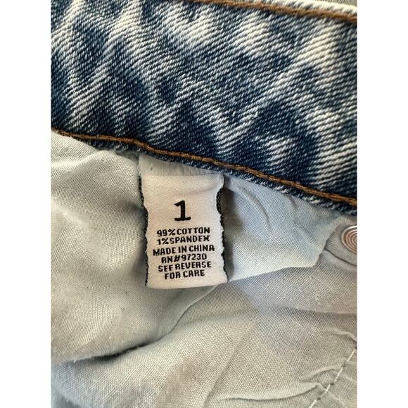 Almost Famous Distressed Light Wash Mid-Rise Shorts sz 1 - Picture 5 of 5